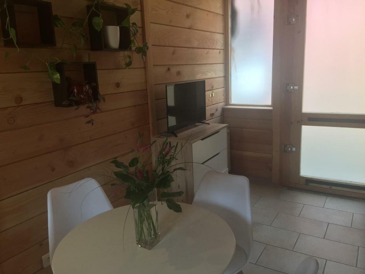 Gite Le Petit Muscat A Эгишем Экстерьер фото